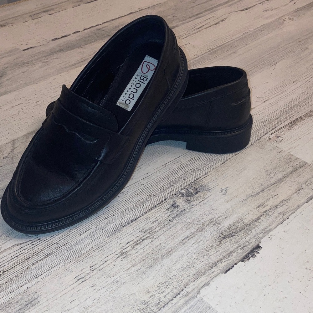 Blondo Black Leather Penny Loafers